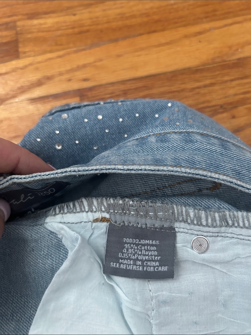 Women’s Cali1850 Cute Light Blue Studded Denim Shorts - Picture 3 of 4